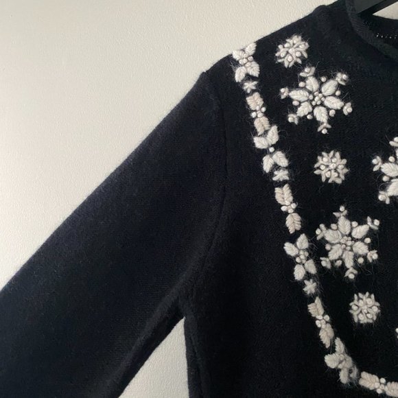 Vintage Orvis Snowflake Embroidery Lambswool Angora Blend Knit Cardigan - Picture 5 of 9